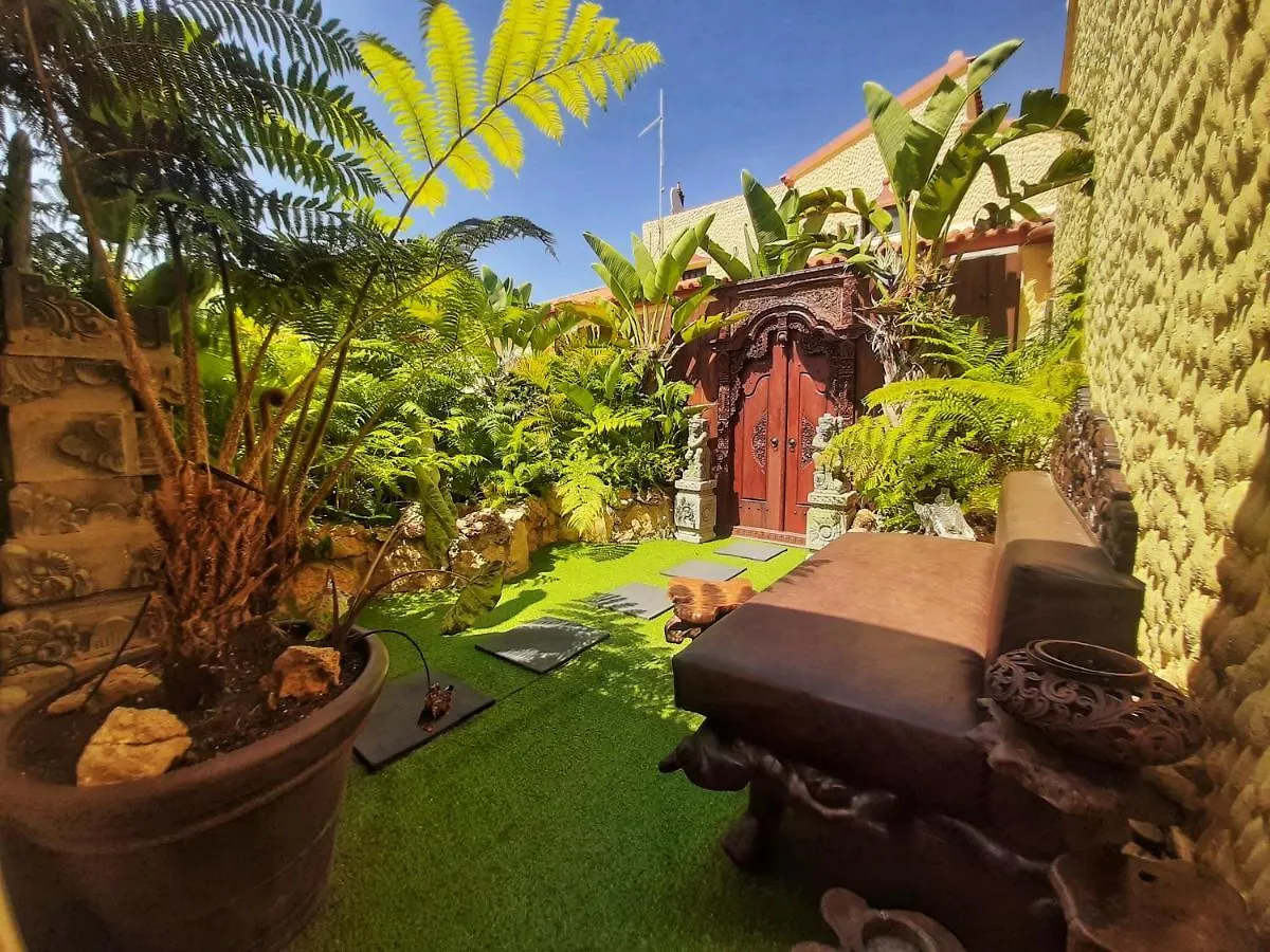 Bed and breakfast Villa Paraiso - Naturism Optional Adults Only Porches